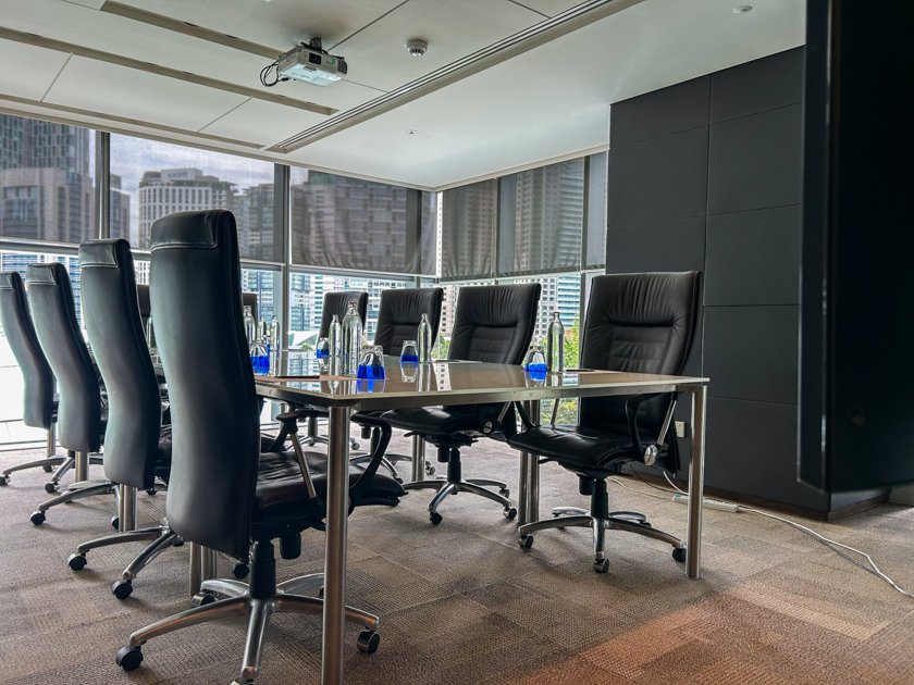 Business Center Traders Hotel