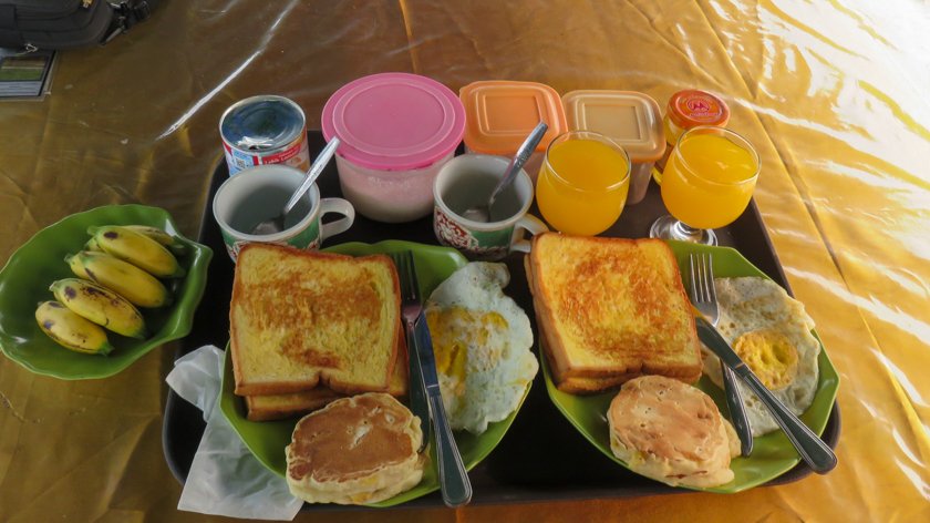 Desayuno en el klotok