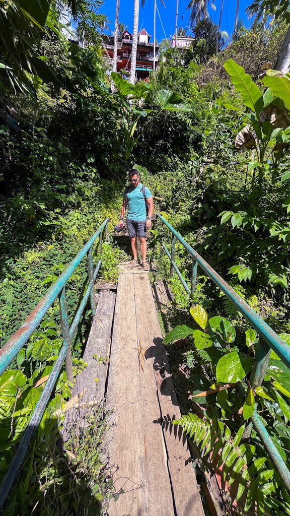 Itinerario de viaje a Bali en 7 días – Caminando hacia los arrozales de Tegallalang desde el warung Sai Mai