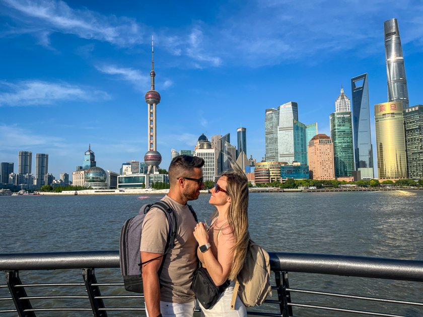 Pareja en el Bund Shanghai China