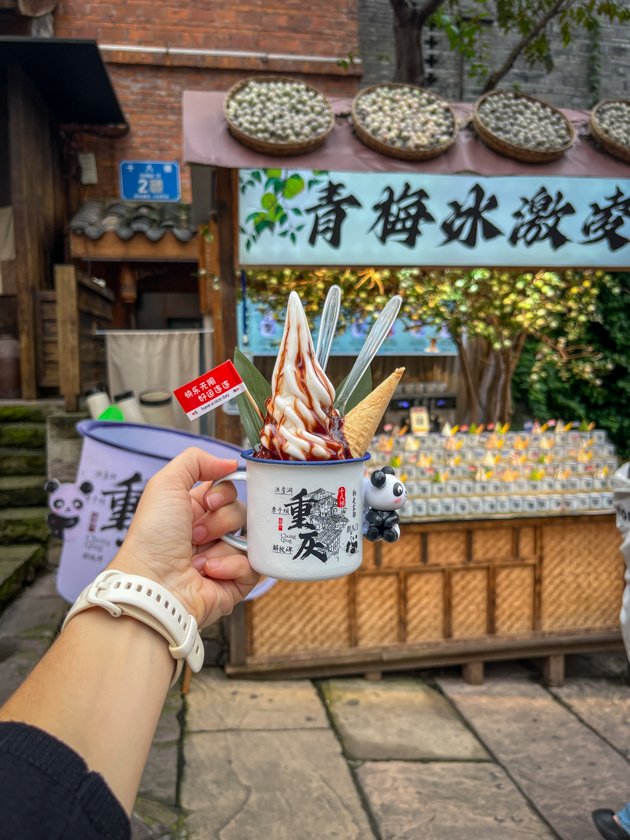 Helado en taza con osito panda Chongqing China